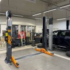  WDK-522E/220 Подъемник двухстоечный с нижней синхронизацией 4 тонны, электр. разбл., 220В (7)
