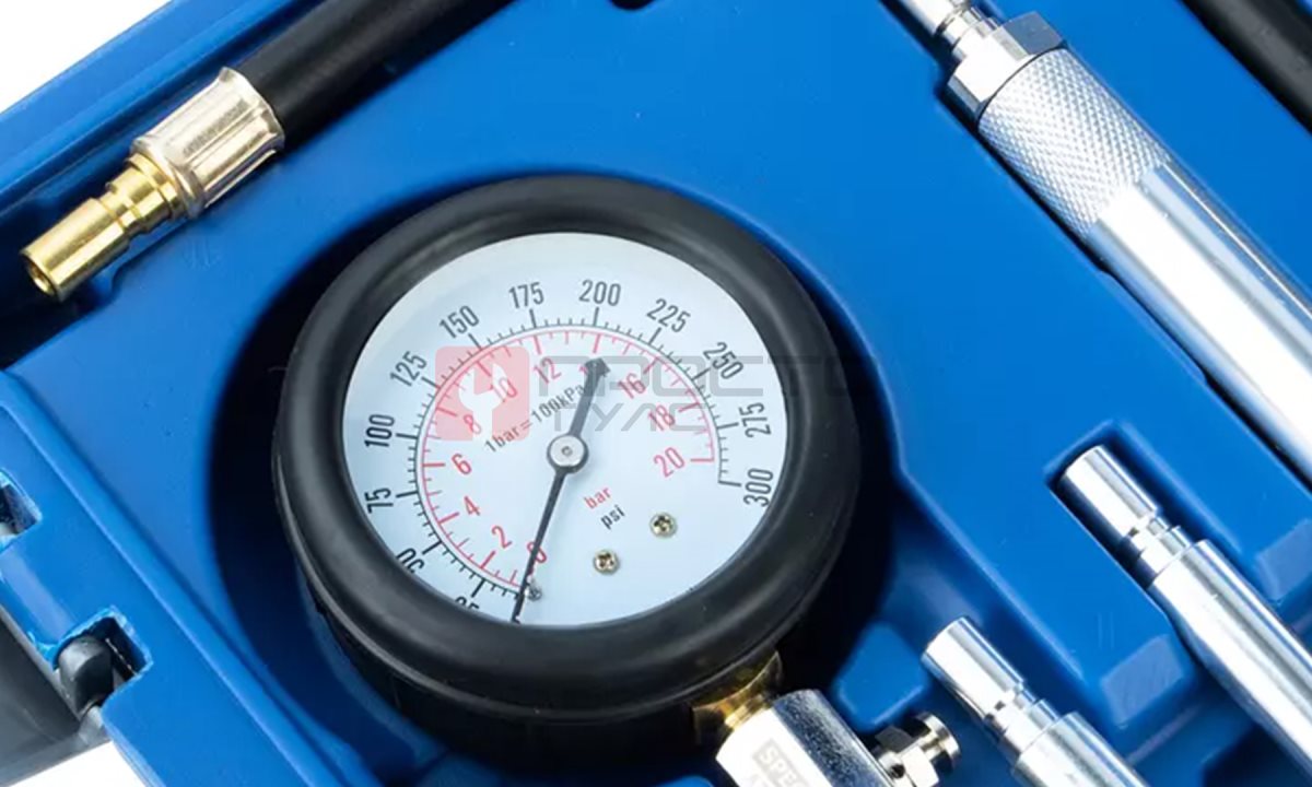  SpecX A71057 Компрессометр бензиновый, набор с гибкой, 2-мя жесткими насадками, 2-мя удлинителями и переходниками (1)