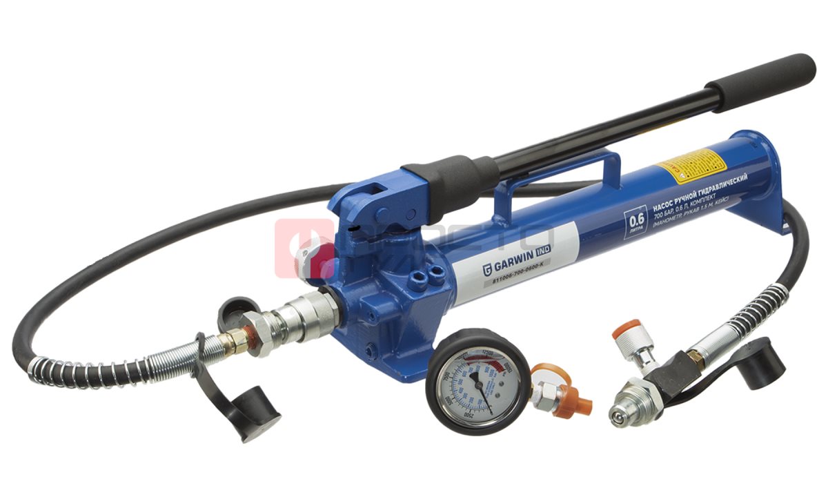  GARWIN INDUSTRIAL 811011-700-0500-K Насос ручной гидравлический с алюминиевым корпусом 700 бар; 0,5 л; комплект (манометр, рукав 1,5 м, кейс) (0)